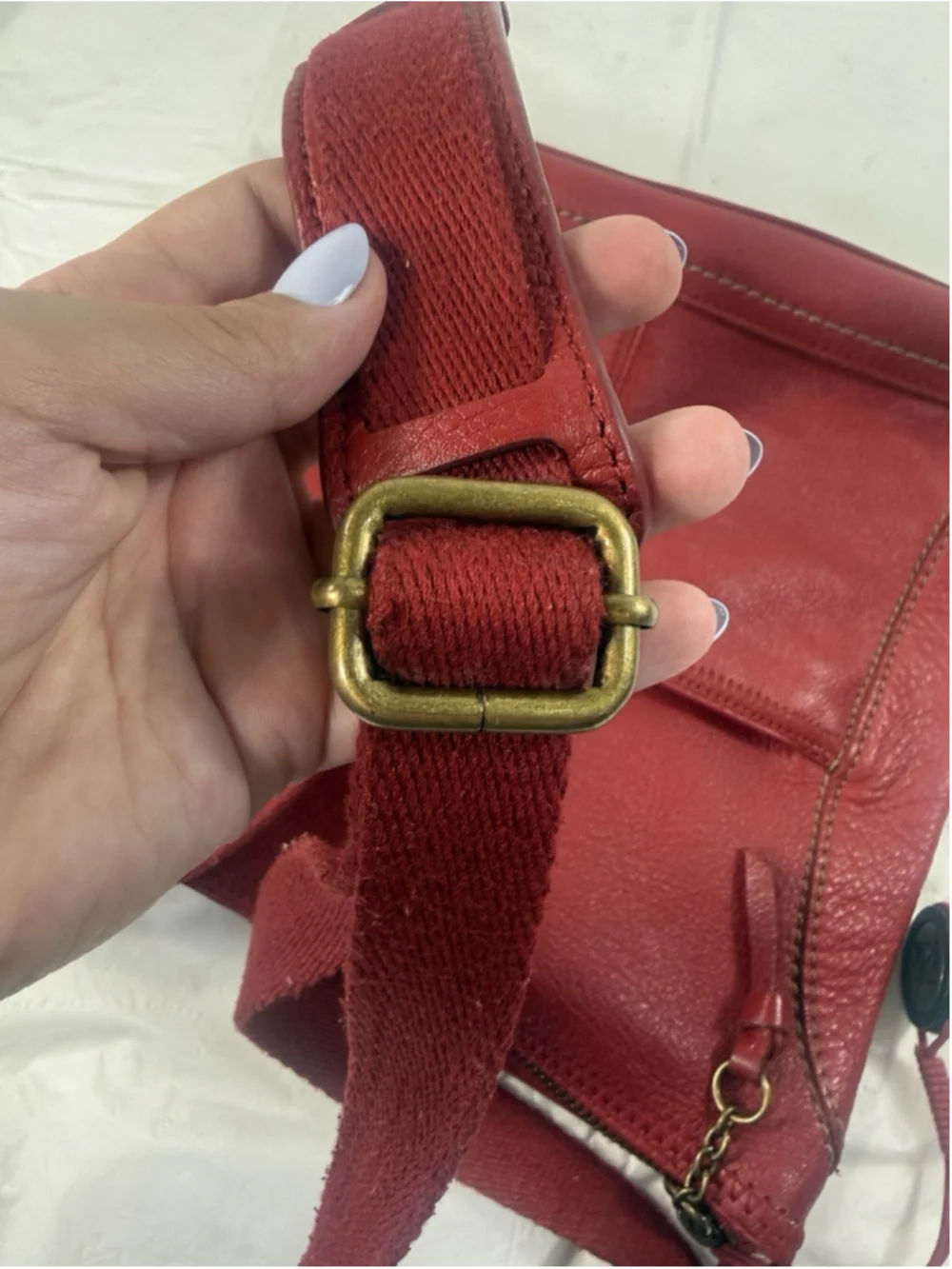 The Sak Iris Red Pebble Leather Brass Tone Crossbody Shoulder Bag EUC MSRP $129